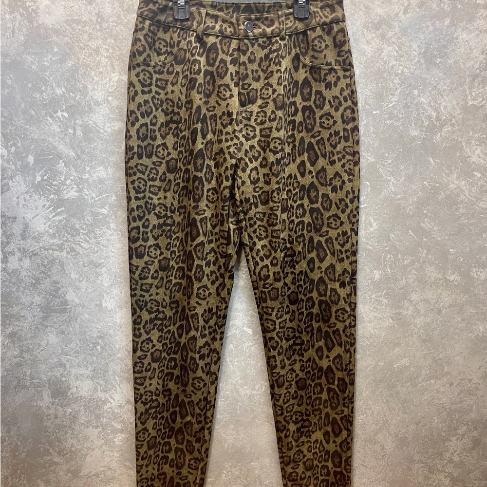 The Pyramid Collection Leopard / Cheetah Pants with Modern Silhouette Size S